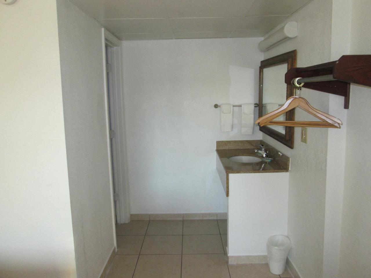 Budget Inn Cocoa Exteriér fotografie